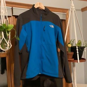 Men’s blue The North Face mid weight jacket